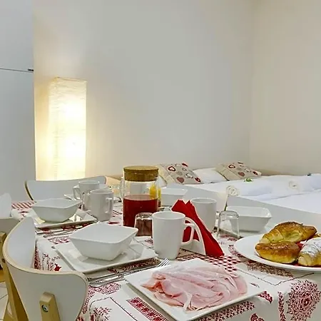 Couette-café And Al Duomo