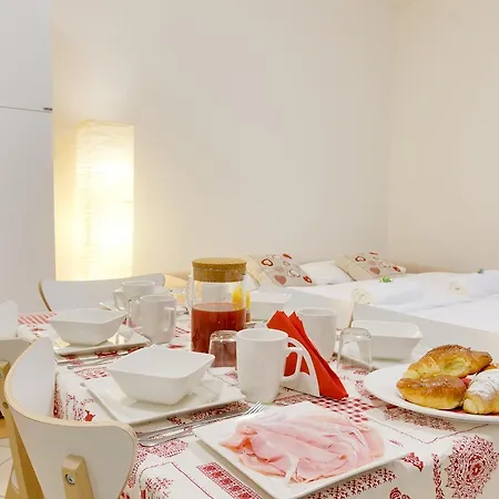Couette-café And Al Duomo